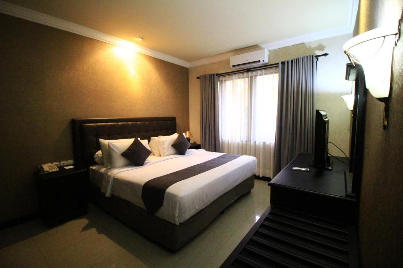 Lotus Garden Hotel By Waringin Hospitality Kediri  Exterior foto